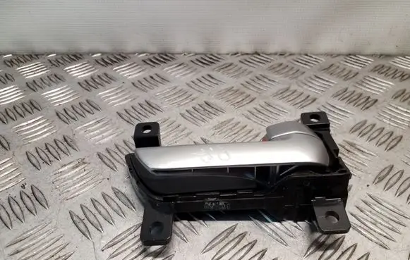 KIA Sorento Front door interior handle
