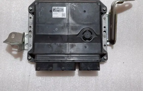 Lexus CT 200H Engine control unit/module 8966176030 2754005531