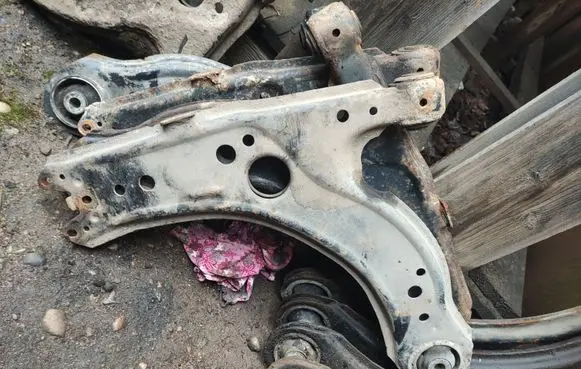 Volkswagen Golf IV Front lower control arm/wishbone