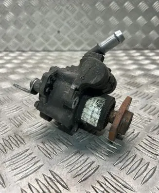 BMW X1 E84 Power steering pump 6788838