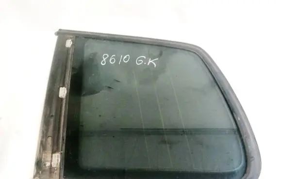 Volkswagen Touran I Rear side window