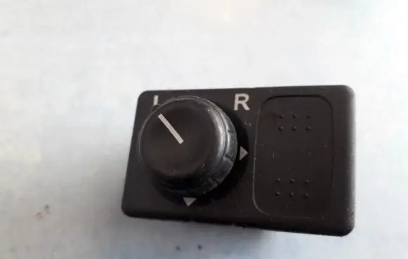 Nissan Primera Wing mirror switch