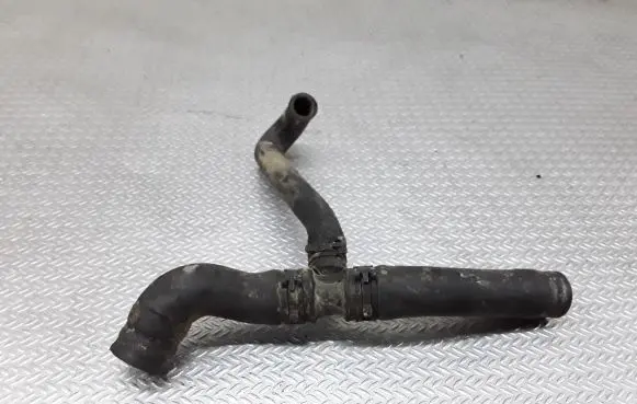 Volkswagen PASSAT B5 Engine coolant pipe/hose