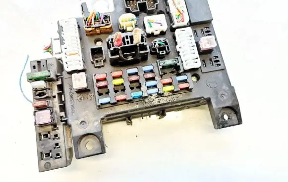 Mitsubishi Outlander Fuse box set 8637a319 519087a18