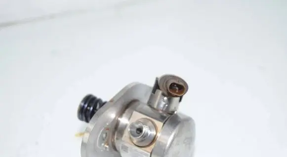 BMW 3 G20 G21 Fuel injection high pressure pump 8631642 13518631642
