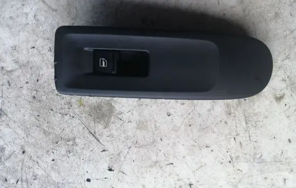 Volkswagen Golf VI Electric window control switch 5K0867256