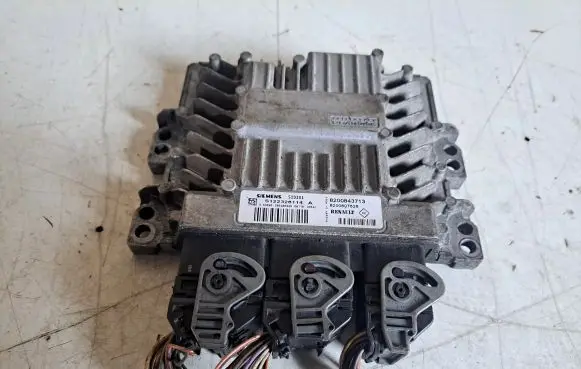 Renault Megane II Engine control unit/module 8200843713 8200807626