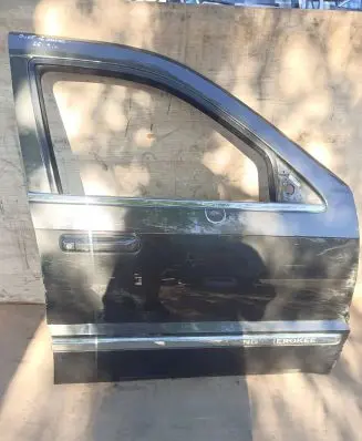 Jeep Grand Cherokee (WK) Front door