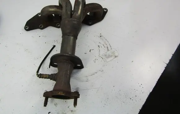 Ford Mondeo Mk III Exhaust manifold 