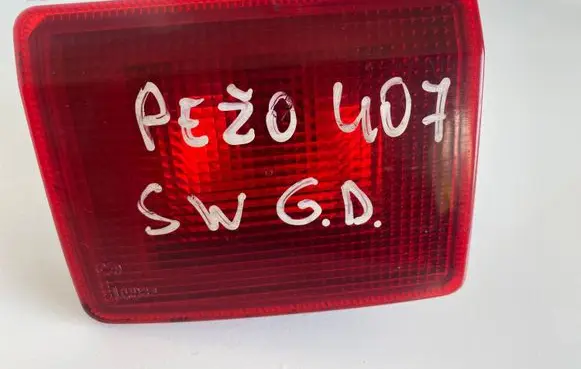 Peugeot 407 Tailgate rear/tail lights