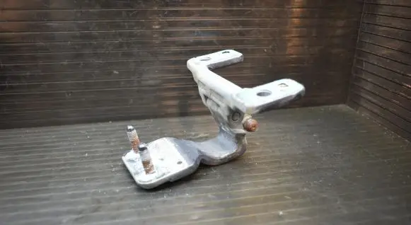 Mercedes-Benz E W212 Tailgate/trunk/boot hinge