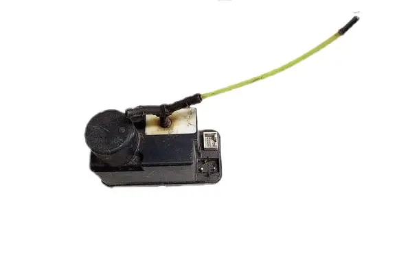 Audi A6 S6 C4 4A Central locking vacuum pump 4A0862257C