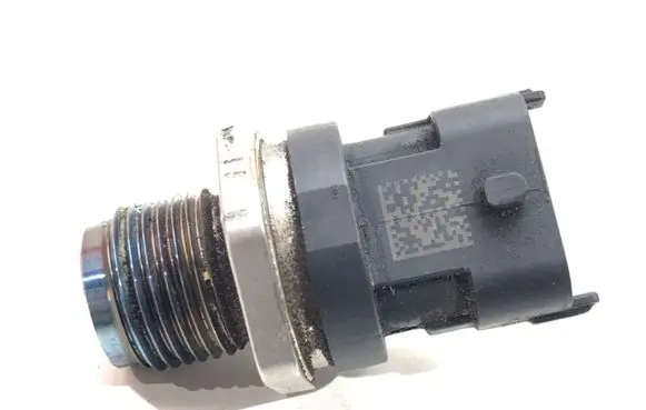 Suzuki Swift I Fuel pressure sensor 0281002706