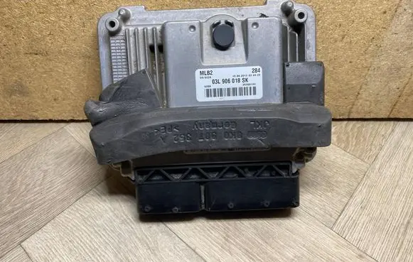 Audi A4 S4 B8 8K Engine control unit/module 03L906018SK 0281019895 8K0907352A