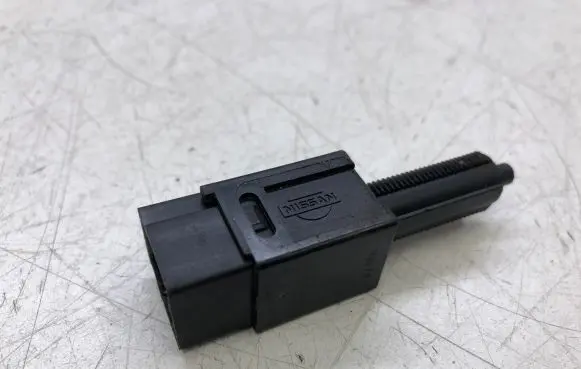 Nissan Juke I F15 Sensor