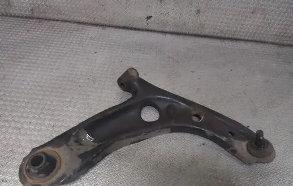 Peugeot 107 Front lower control arm/wishbone