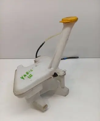 Toyota Yaris Windshield washer fluid reservoir/tank 853100D172