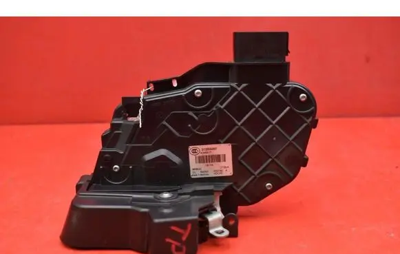 Volvo V70 Rear door lock 31253280