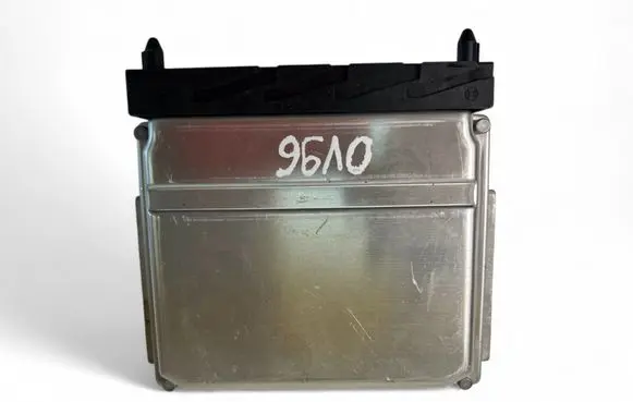 Volvo XC90 Engine control unit/module ECU 08675760A 0261207712