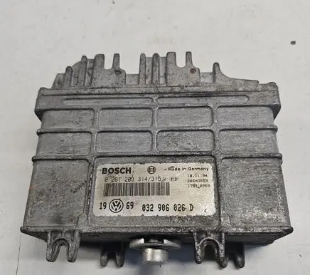 Volkswagen Golf III Engine control unit/module 032906026D