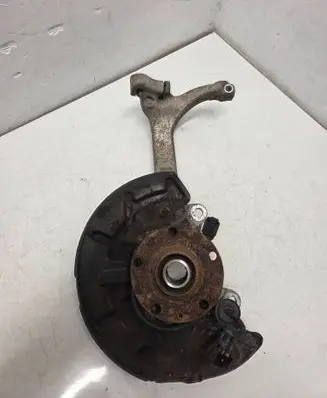 Audi A4 S4 B6 8E 8H Front wheel hub 