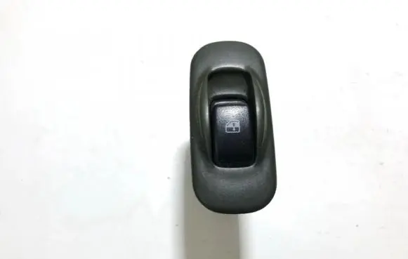 Mitsubishi Galant Electric window control switch mr722223