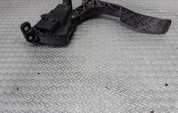 Audi A6 S6 C6 4F Accelerator throttle pedal 4F1723523A