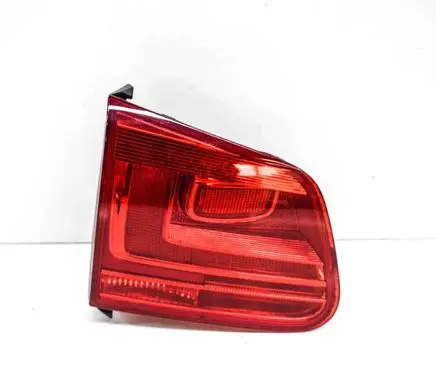 Tailgate rear/tail lights