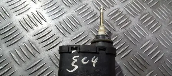 Audi 100 S4 C4 Headlight level adjustment motor 00437545 004375-45