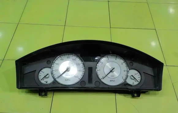 Chrysler 300 - 300C Speedometer (instrument cluster) A2C53132114