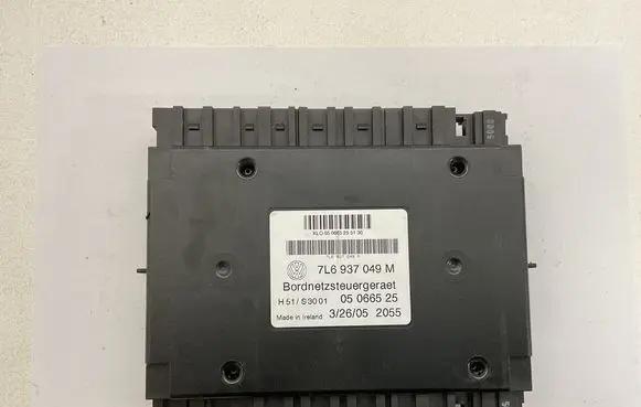 Volkswagen Touareg I Comfort/convenience module 7L6937049M 05066525 H51S3001