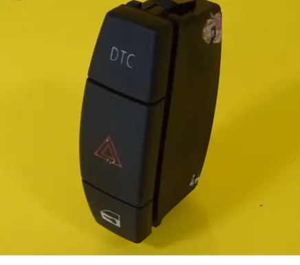 BMW 1 E81 E87 Hazard light switch 6945603-03 694560303 61316945603-03