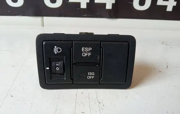 Hyundai i30 ESP (stability program) switch 5390L2