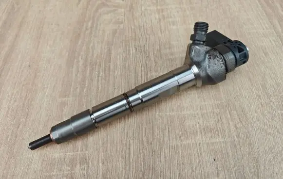 Audi A6 S6 C7 4G Fuel injector 04L130277AE