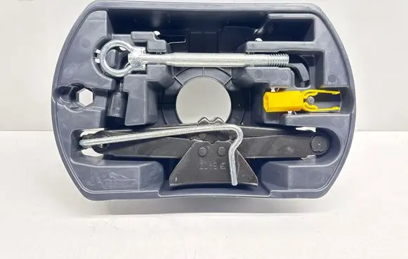 Citroen C4 II Picasso Tool set 9805820580