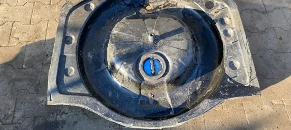 Mercedes-Benz S W221 AdBlue liquid reservoir 