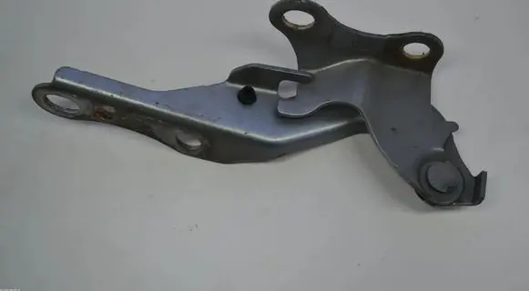 Audi A1 Engine bonnet/hood hinges 