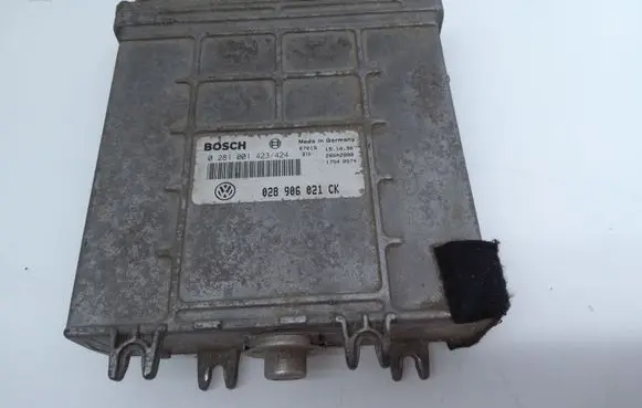 Volkswagen PASSAT B4 Engine control unit/module 028906021