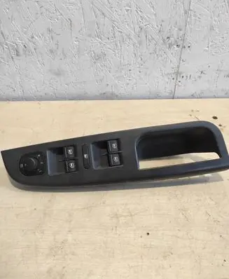 Volkswagen Golf V Electric window control switch