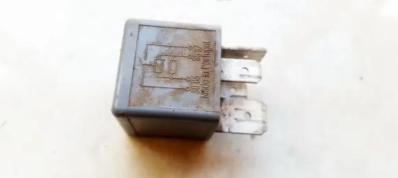 Volkswagen Golf III Other relay 191937503