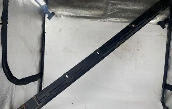 Mercedes-Benz GL X164 Sill/side skirt trim A1646981130 06070374040
