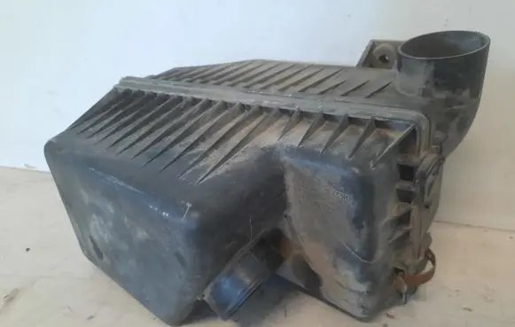 KIA Carens I Air filter box