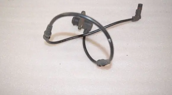 Mercedes-Benz E W210 ABS brake wheel speed sensor A2105409008