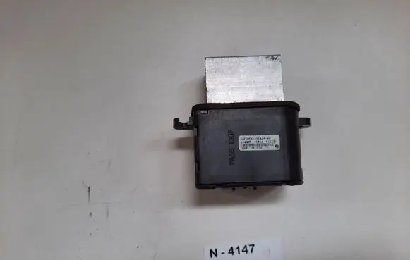 Nissan Pathfinder R51 Heater blower fan relay UP5MEH19E624AA