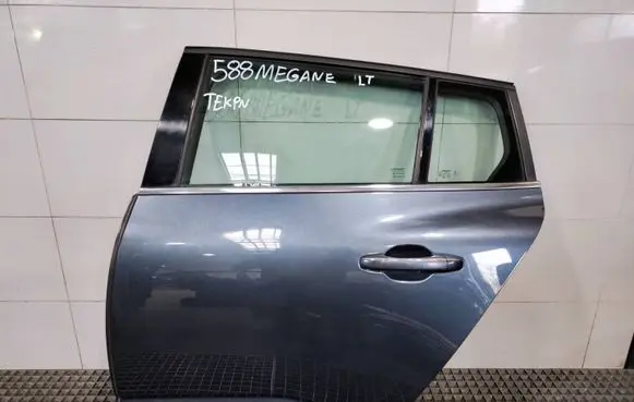 Renault Megane IV Rear door 