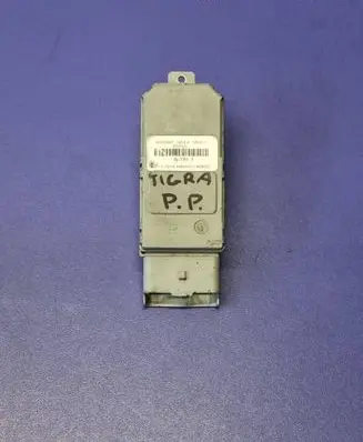 Opel Tigra B Electric power window relay 440760D 45865 44076044