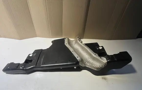 Mercedes-Benz CLA C118 X118 Center/middle under tray cover A2473522600