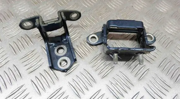 Rear door hinge set