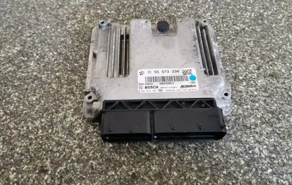 Opel Insignia A Engine control unit/module 55573330 0281015149