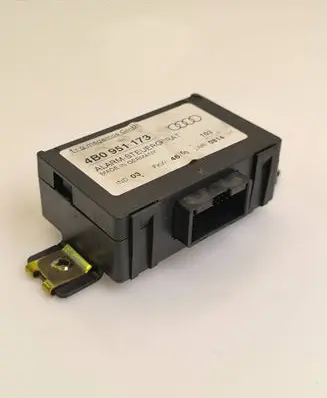 Audi A6 S6 C5 4B Alarm control unit/module 4B0951173